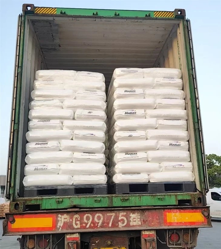 Hdpe Blow Molding Marlex HXM 50100 Polyethylene For Shipping Containers factory